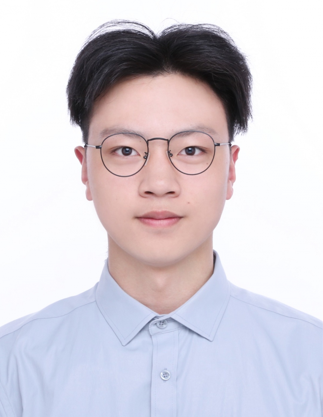 朱宸锐-上海戏剧学院.jpg